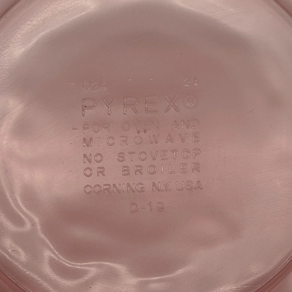 Pyrex‎ Cranberry Glass Covered Casserole Dish 624C Corning USA Retro Baking Dish